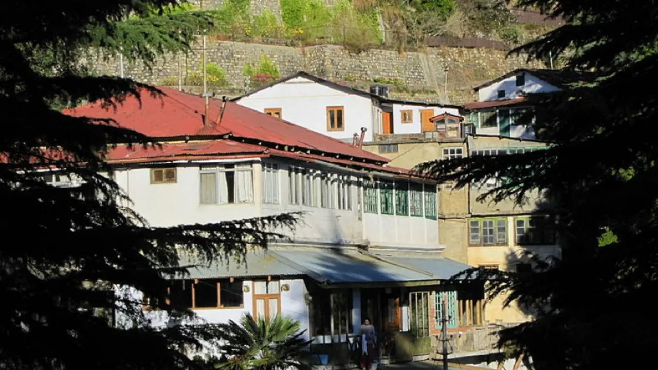 Homestays Near Sisters Bazaar - Mussoorie Travel & Tourism